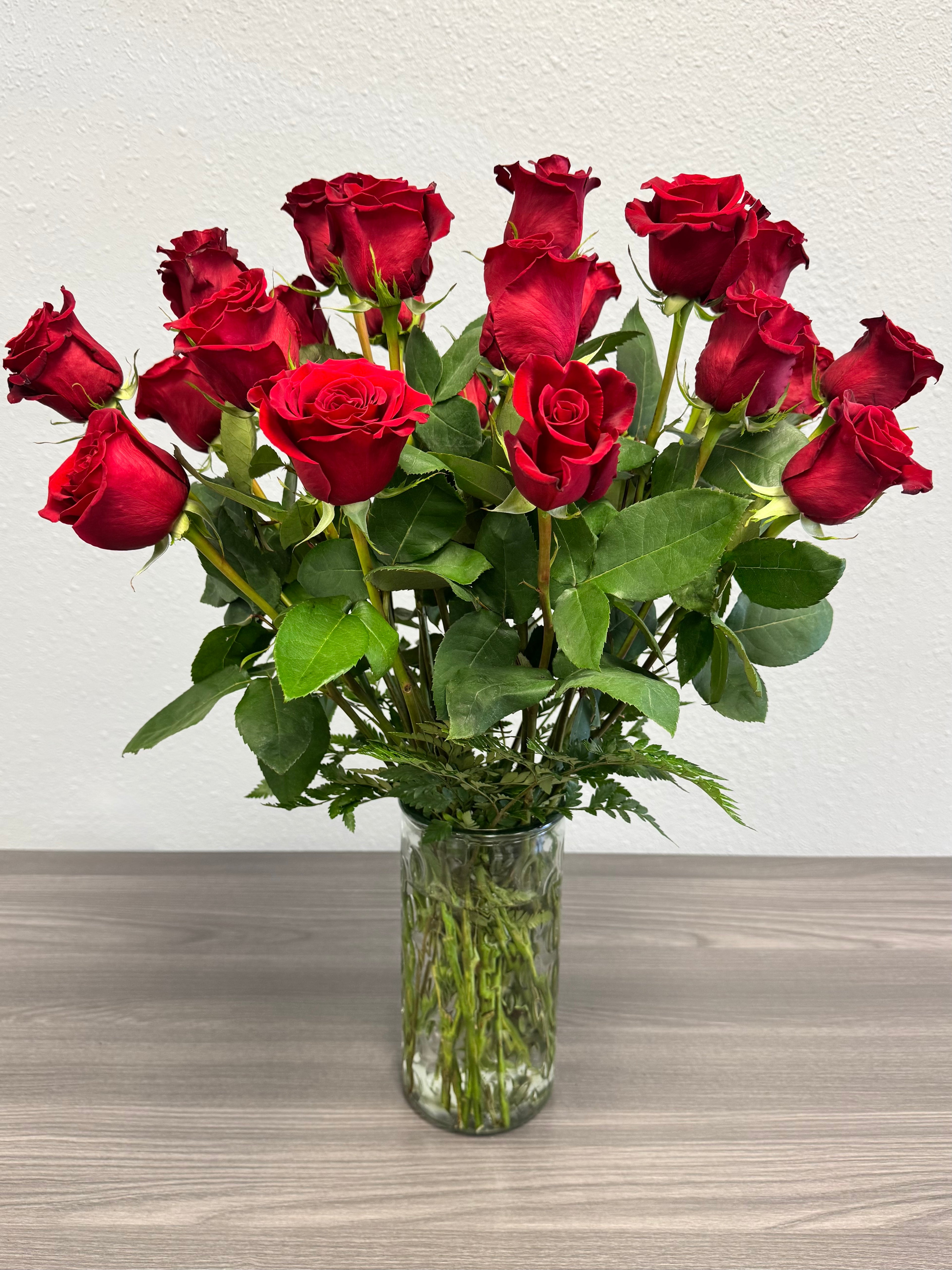 Classic Dozen Red Roses
